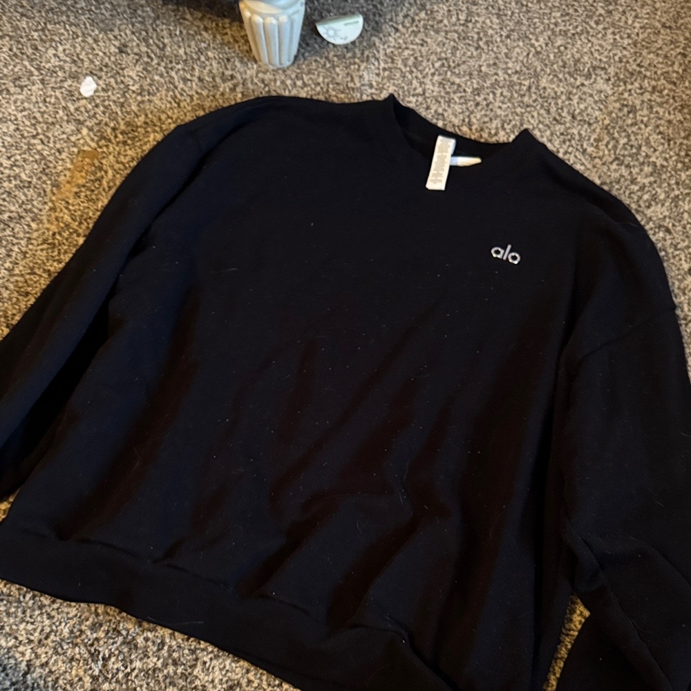 ALO Yoga Women’s  Black Crewneck Sweatshirt